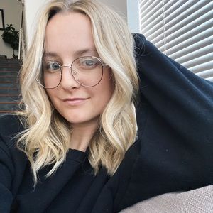 Meet your Posher, Angela